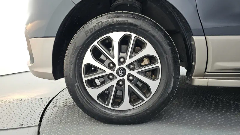 Hyundai Grand Starex