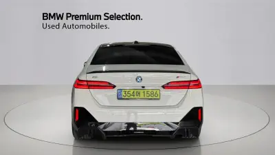 BMW i5
