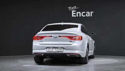 Renault SM6