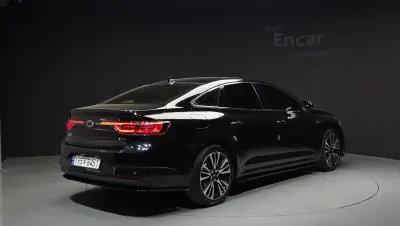 Renault SM6