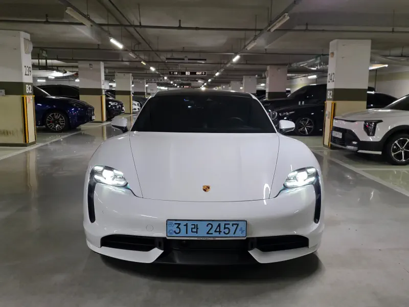 Porsche TAYCAN