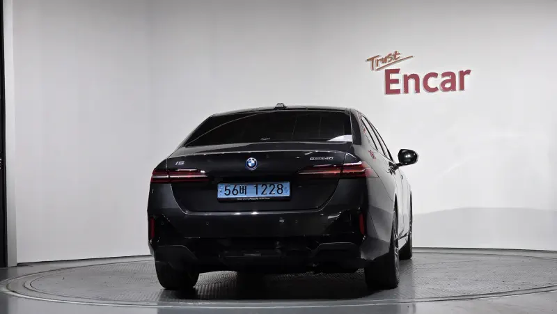 BMW i5