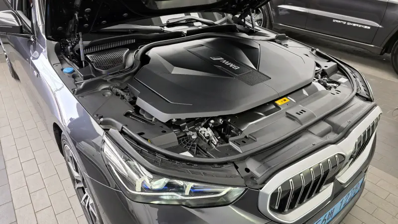 BMW i5