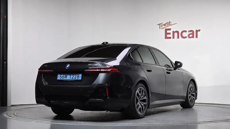 BMW i5