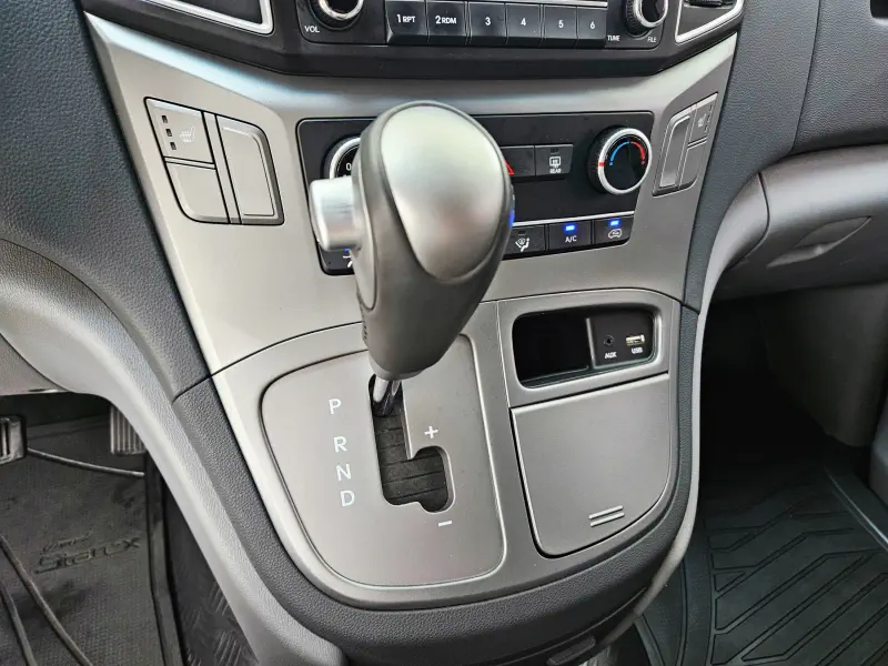 Hyundai Grand Starex