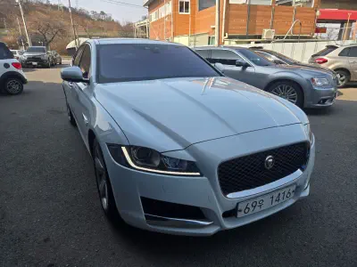 Jaguar XF