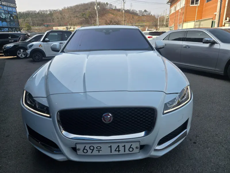 Jaguar XF