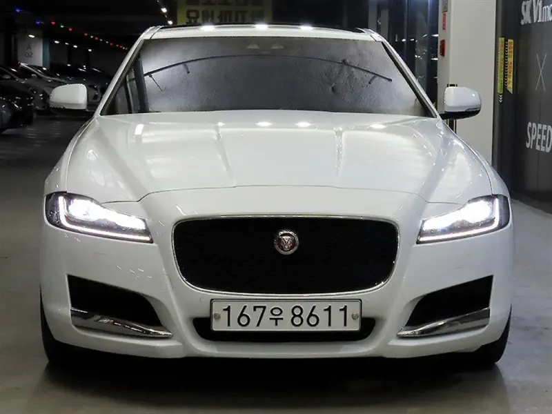 Jaguar XF