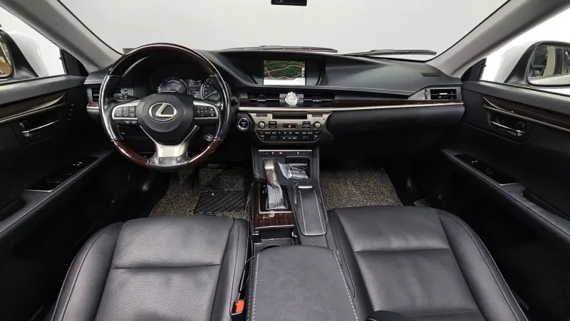 Lexus ES300h