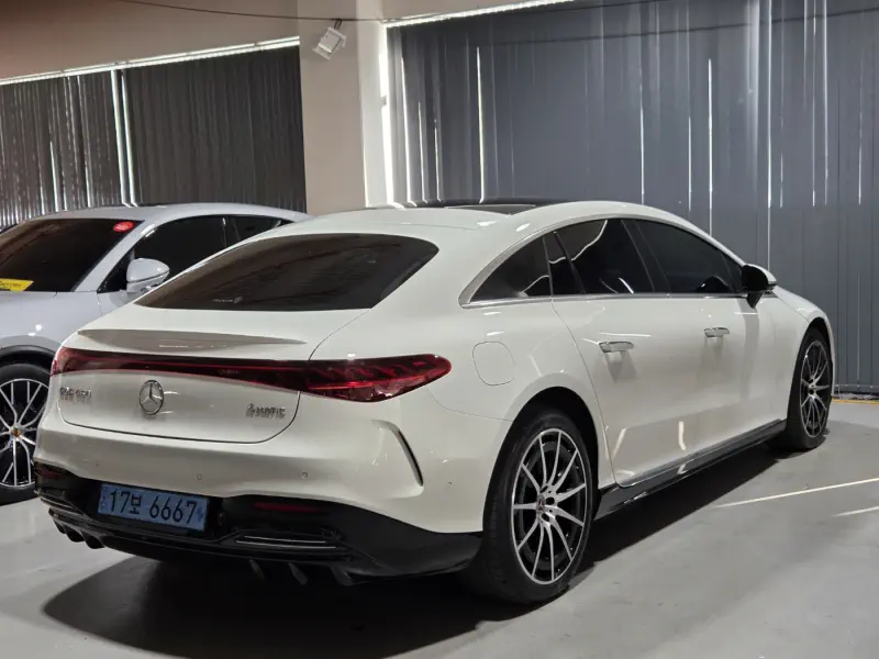 Mercedes-Benz EQS