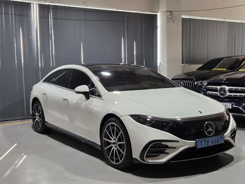 Mercedes-Benz EQS