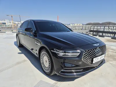 Genesis G90