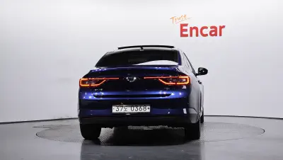 Renault SM6
