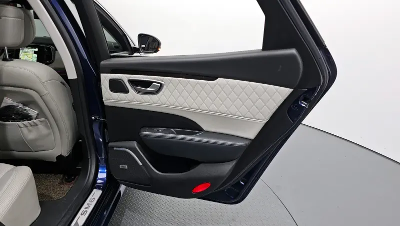 Renault SM6