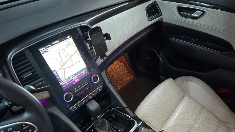 Renault SM6