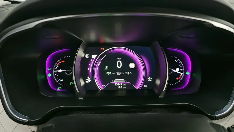 Renault SM6
