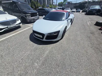 Audi R8