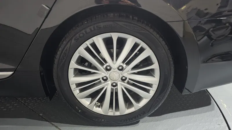 Hyundai Aslan