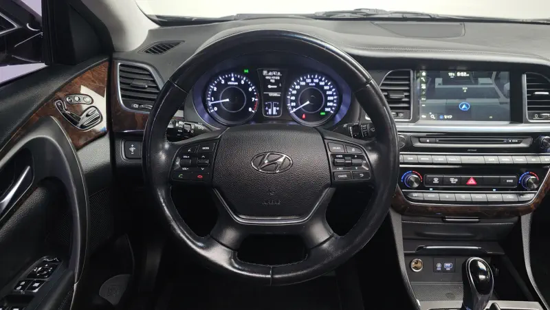 Hyundai Aslan
