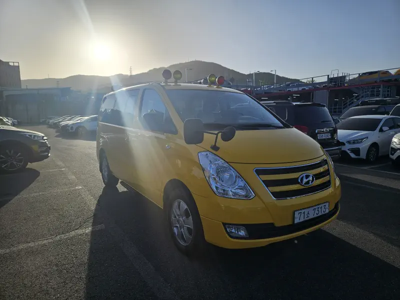 Hyundai Grand Starex