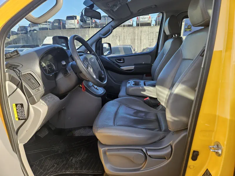 Hyundai Grand Starex