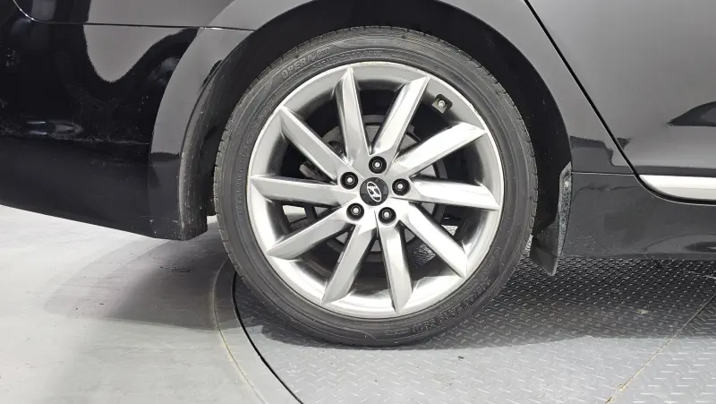 Hyundai Aslan