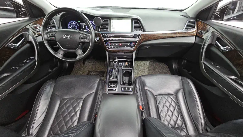 Hyundai Aslan