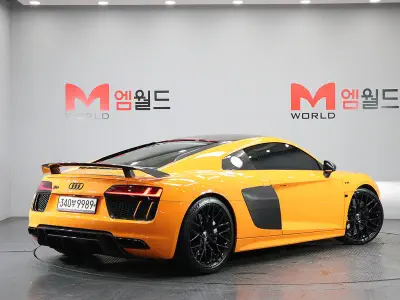 Audi R8