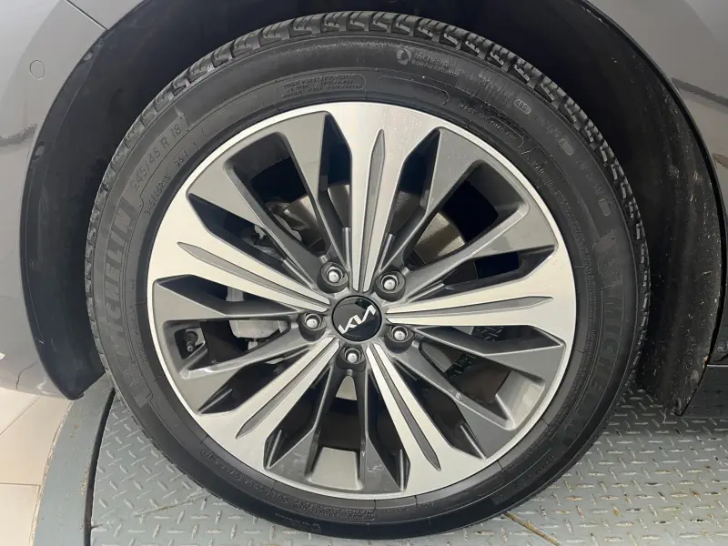 Kia K8