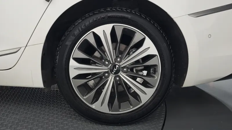 Kia K8