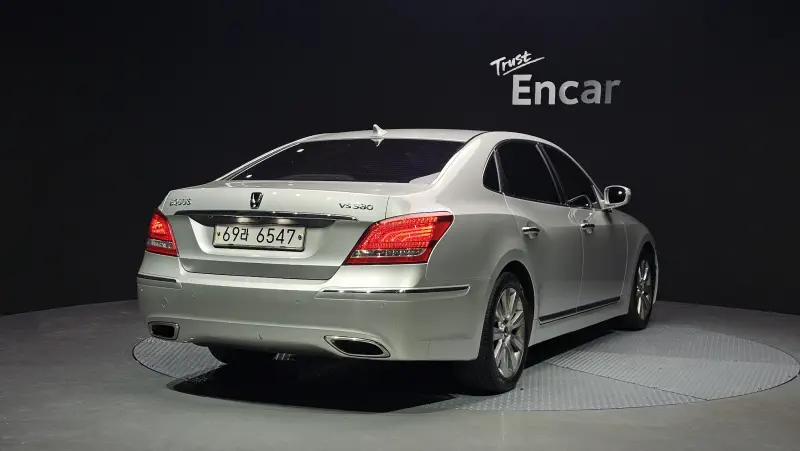 Hyundai Equus