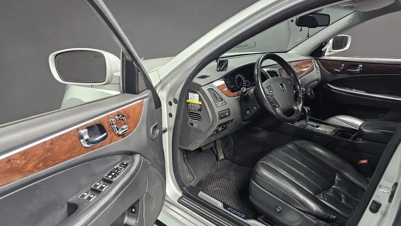 Hyundai Equus
