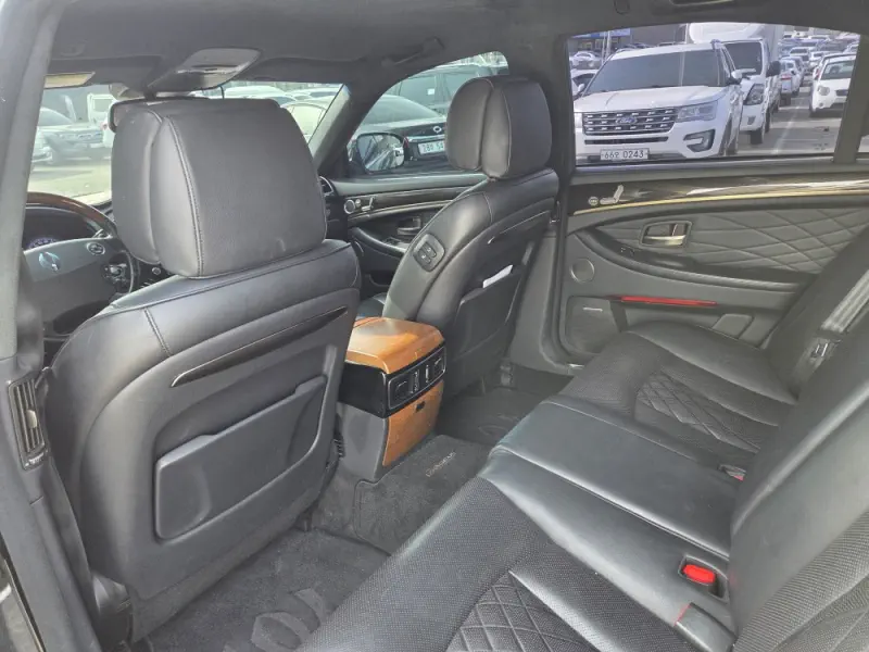 SsangYong Chairman W