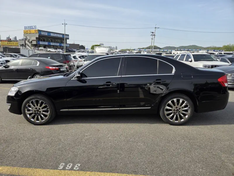 SsangYong Chairman W