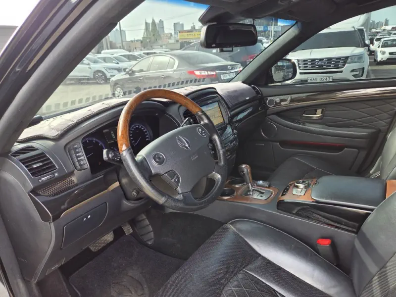 SsangYong Chairman W