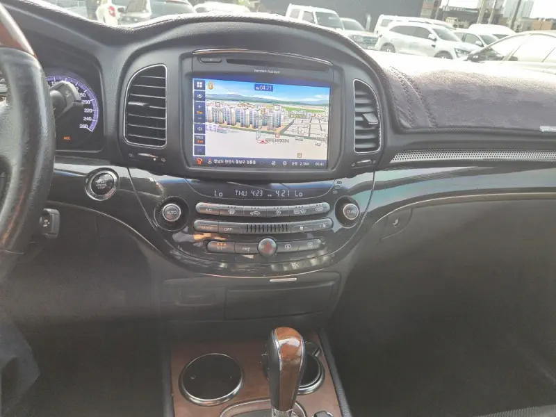 SsangYong Chairman W