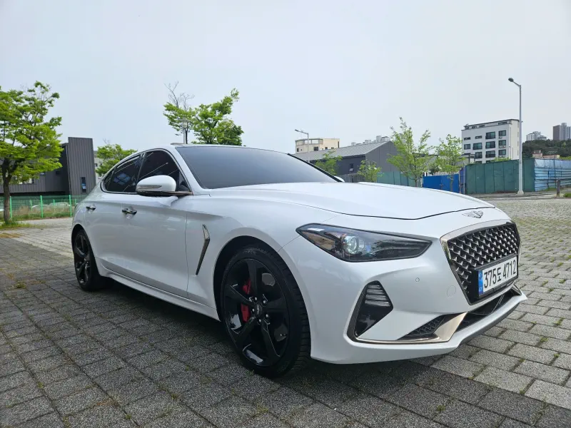 Genesis G70