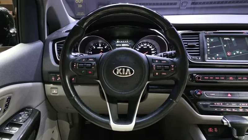 Kia Carnival