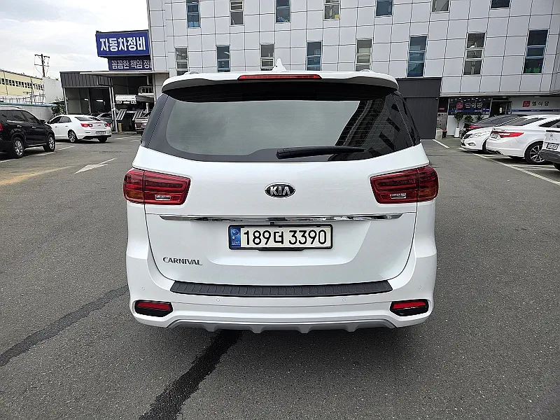 Kia Carnival