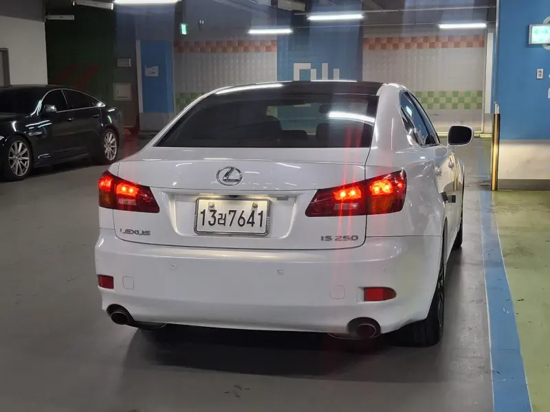 Lexus IS