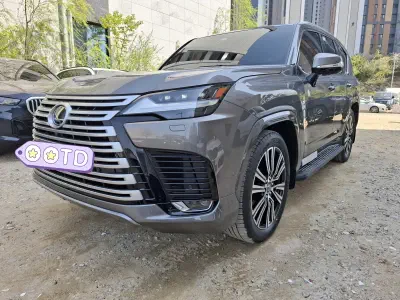 Lexus LX