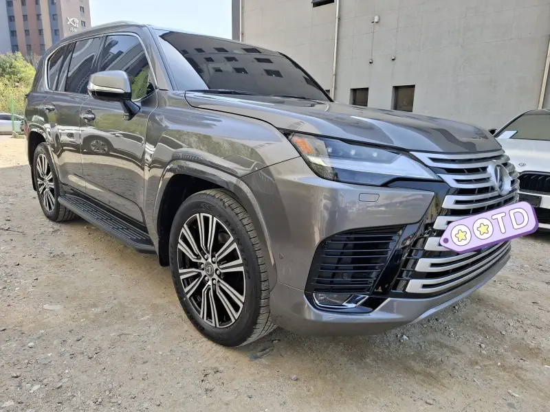 Lexus LX