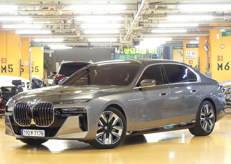 BMW 7-Series