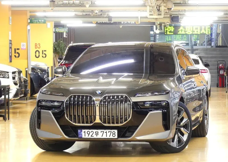 BMW 7-Series