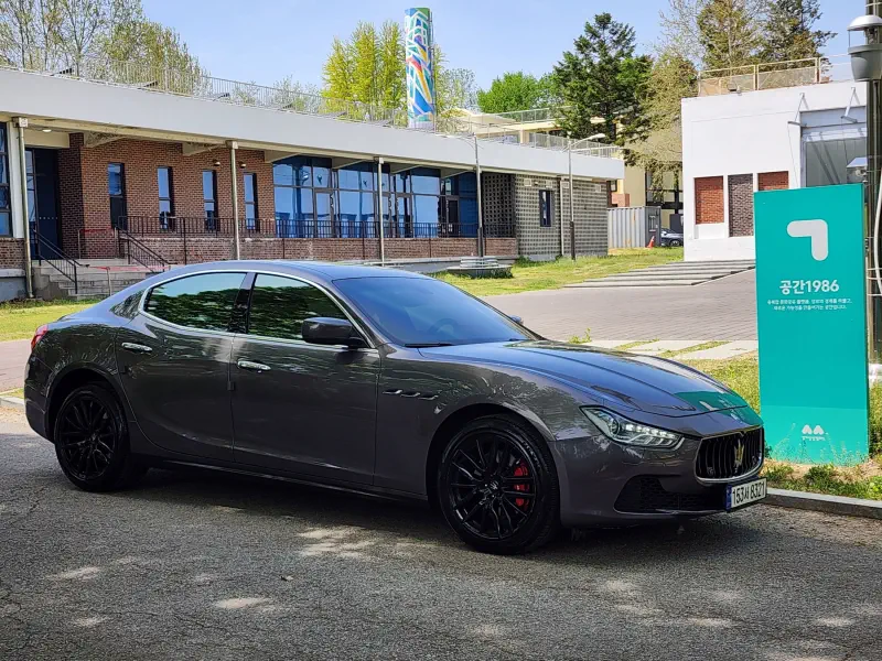 Maserati GHIBLI