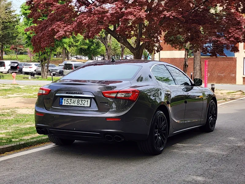 Maserati GHIBLI
