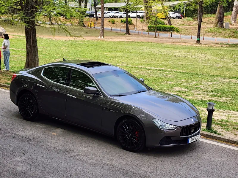 Maserati GHIBLI