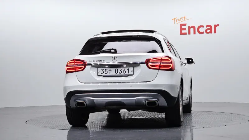 Mercedes-Benz GLA-Class