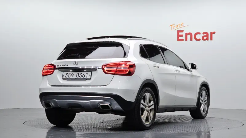 Mercedes-Benz GLA-Class