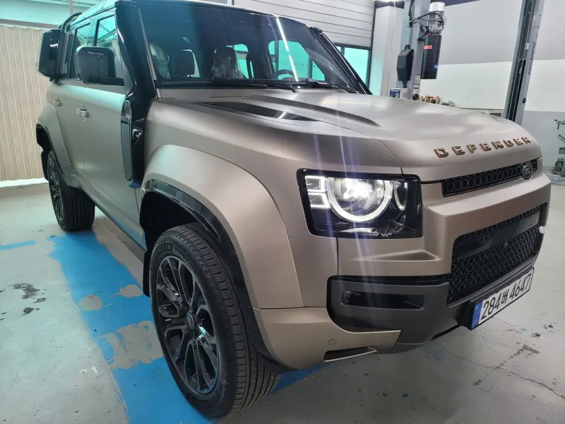Land Rover DEFENDER